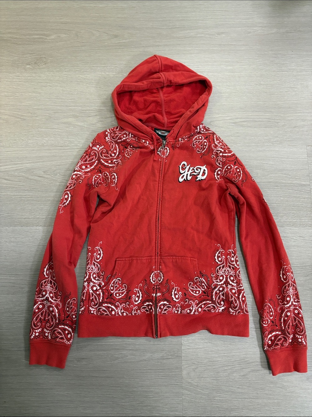 Vintage Harley-Davidson Red Hoodie with White Bandana Motif